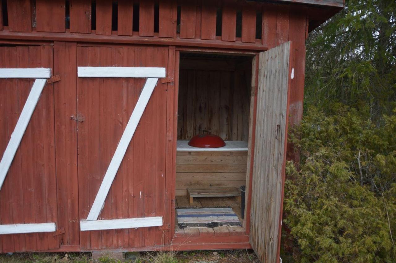 Hytte Anno 1721 Uten Internett, Strom, Vann - Men Med Rodmalt Utedo Ljørdal Exterior foto